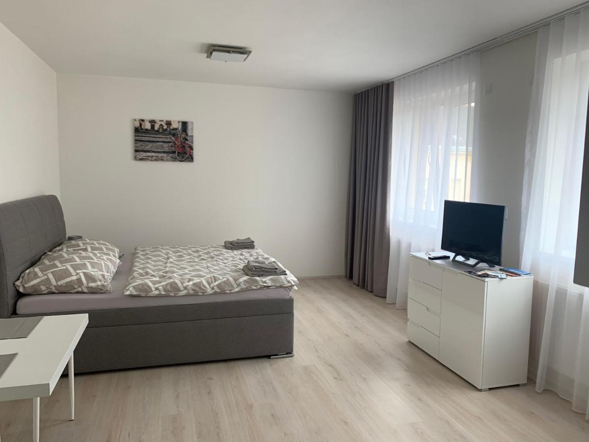 Modern Apartment In The City Center Plzeň Esterno foto